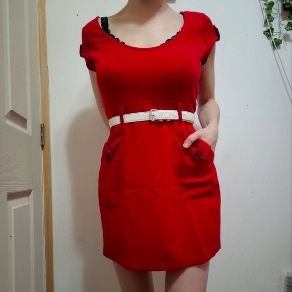 ๐ Dynamite Pocket Dress - Picture 2 of 4